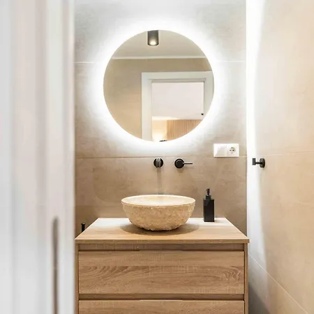 Apartamento Gorgeous With Balcony - Center By Rems *