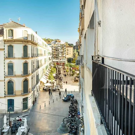 Apartment Gorgeous With Balcony - Center By Rems